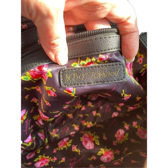 Betsey Johnson Black and white striped tote floral satin lining - Picture 5 of 16